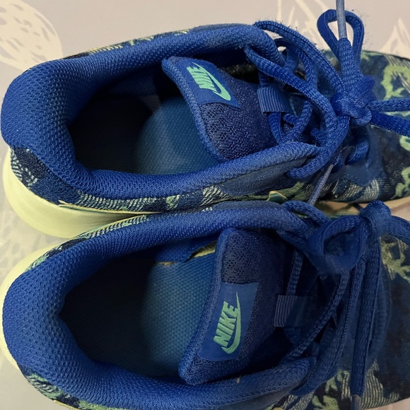 Sz 6.5 NIKE Athletic Running Shoes ~ Blue Camo - Picture 3 of 5